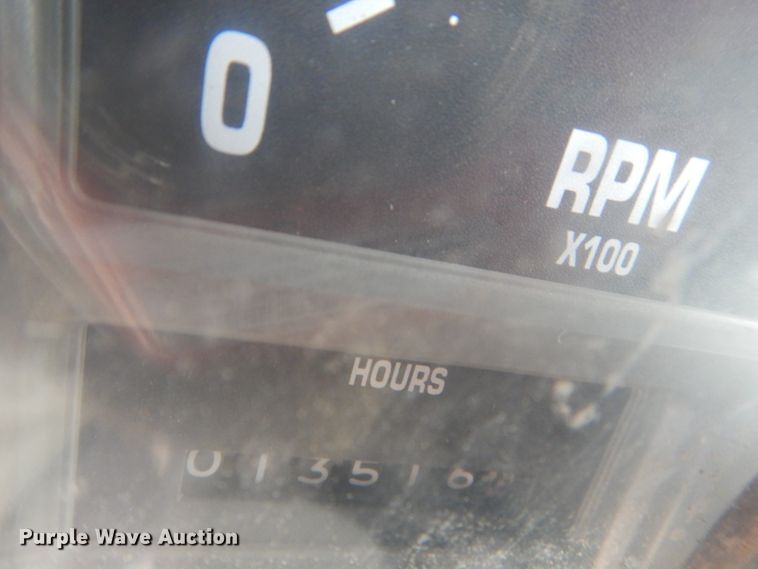 image for item GW9487 1997 International 4700 service truck with crane