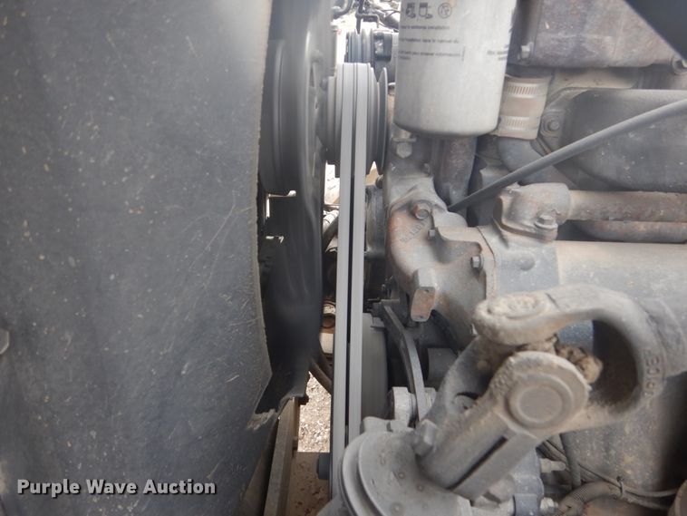 image for item GW9488 1991 Mack RD690S truck cab and chassis