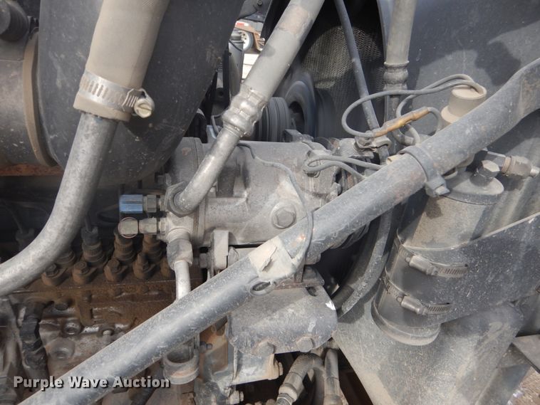 image for item GW9488 1991 Mack RD690S truck cab and chassis