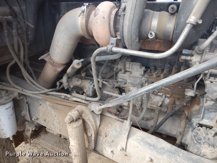 image for item GW9488 1991 Mack RD690S truck cab and chassis