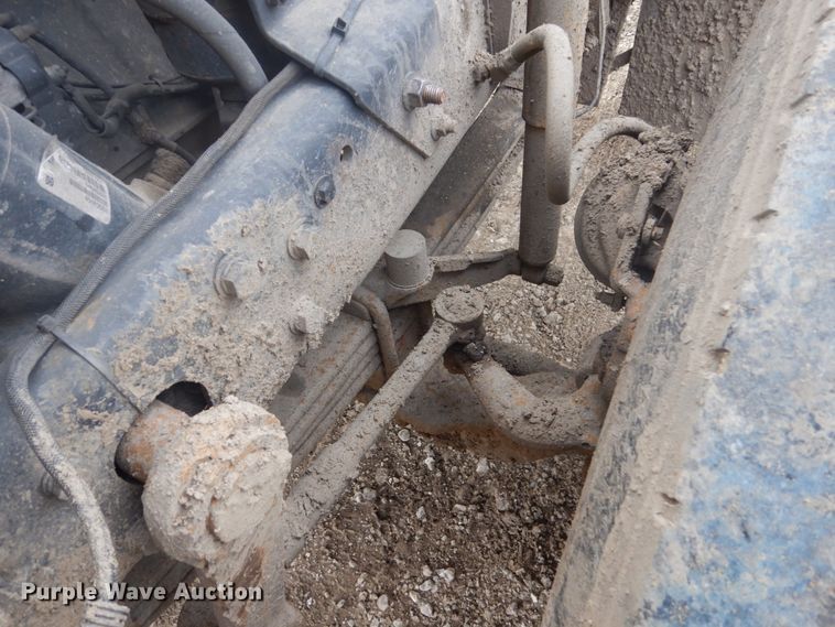 image for item GW9488 1991 Mack RD690S truck cab and chassis