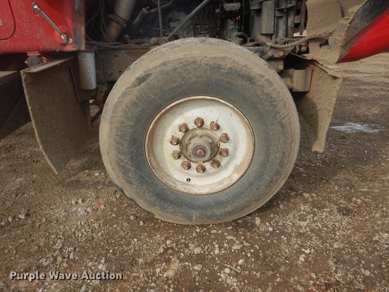 image for item GW9488 1991 Mack RD690S truck cab and chassis