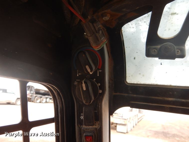 image for item GW9494 2011 Case 450  skid steer loader