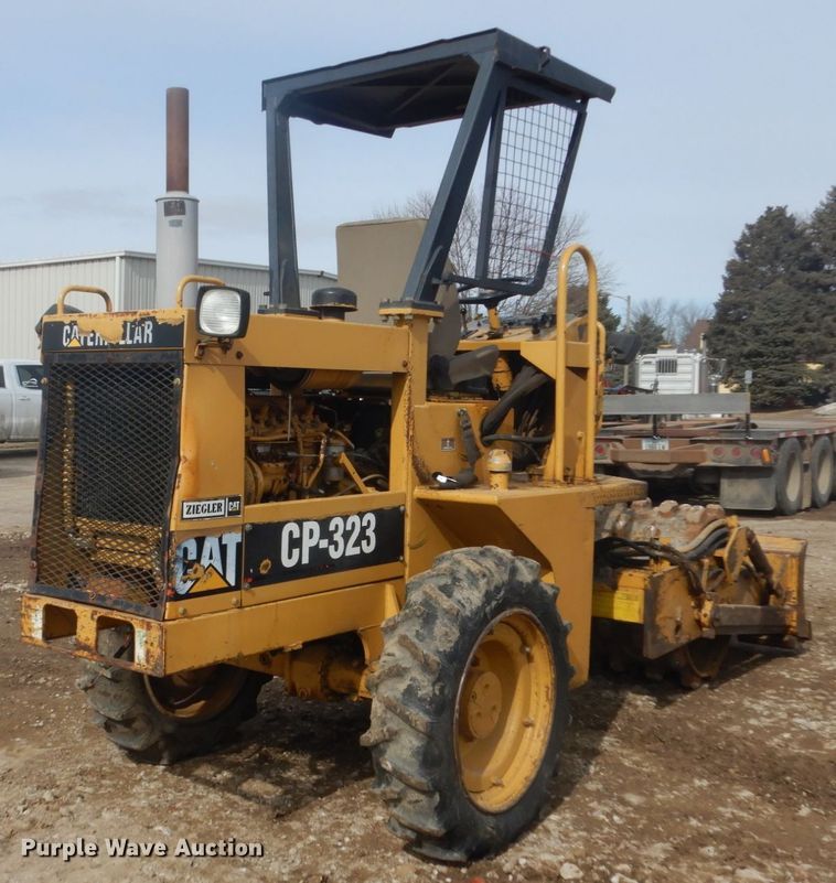 image for item GW9495 1996 Caterpillar CP-323 single drum vibratory roller