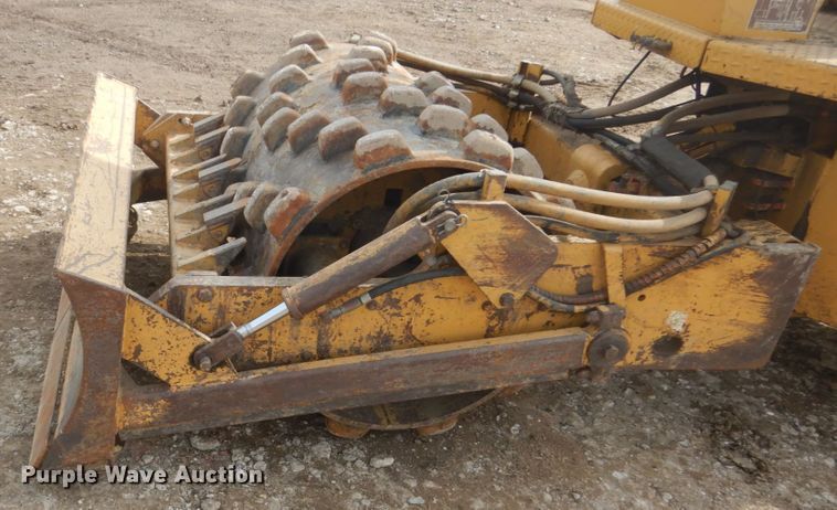 image for item GW9495 1996 Caterpillar CP-323 single drum vibratory roller