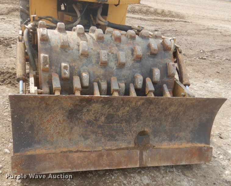 image for item GW9495 1996 Caterpillar CP-323 single drum vibratory roller