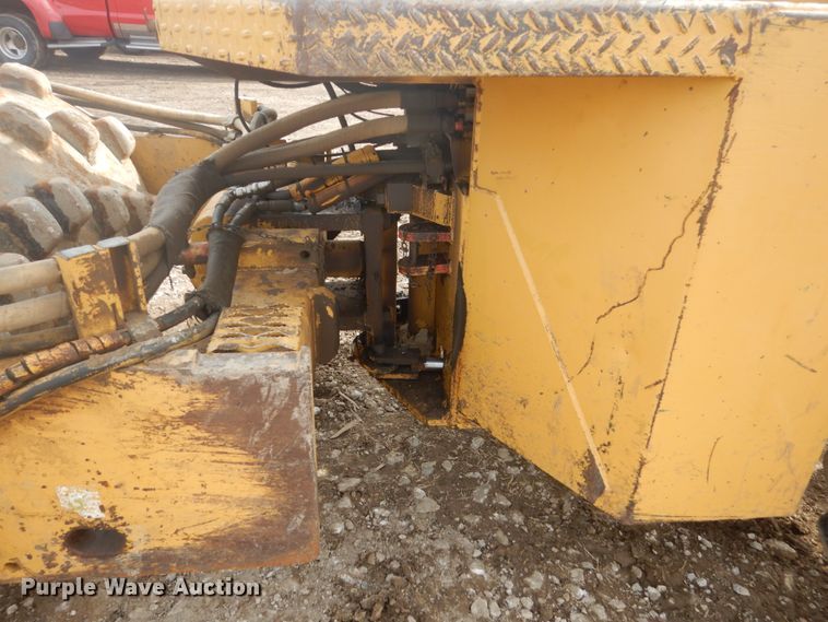 image for item GW9495 1996 Caterpillar CP-323 single drum vibratory roller