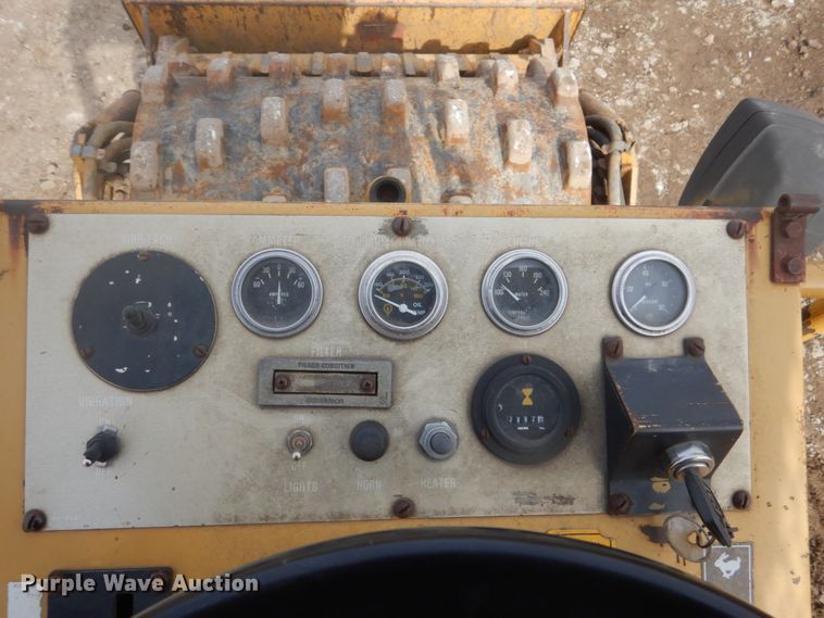 image for item GW9495 1996 Caterpillar CP-323 single drum vibratory roller