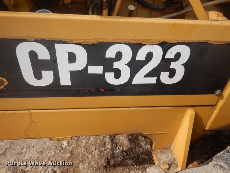 image for item GW9495 1996 Caterpillar CP-323 single drum vibratory roller
