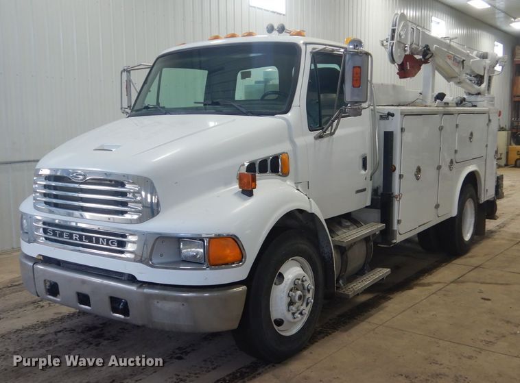 image for item GW9512 2007 Sterling Acterra service truck with crane