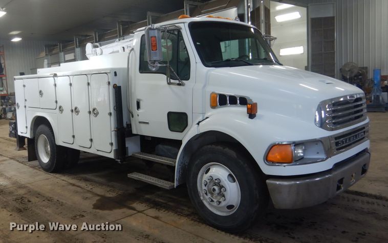 image for item GW9512 2007 Sterling Acterra service truck with crane