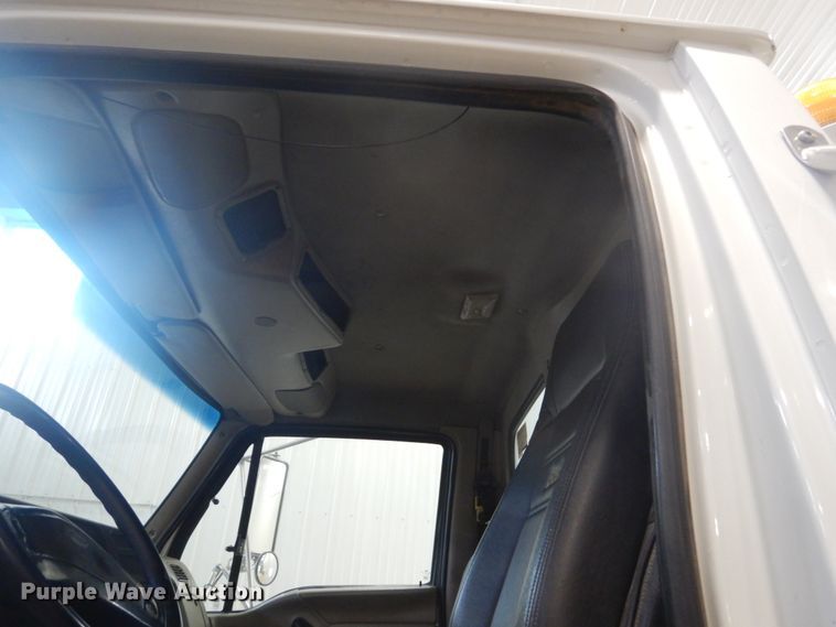 image for item GW9512 2007 Sterling Acterra service truck with crane