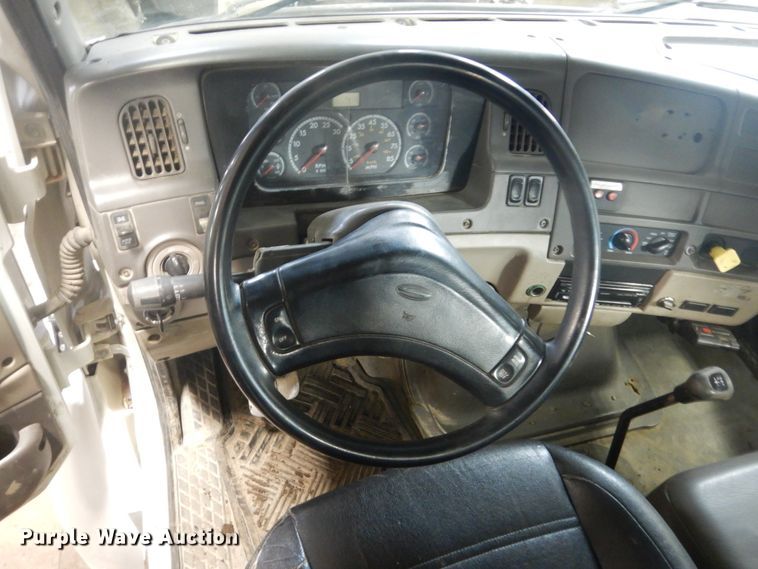 image for item GW9512 2007 Sterling Acterra service truck with crane