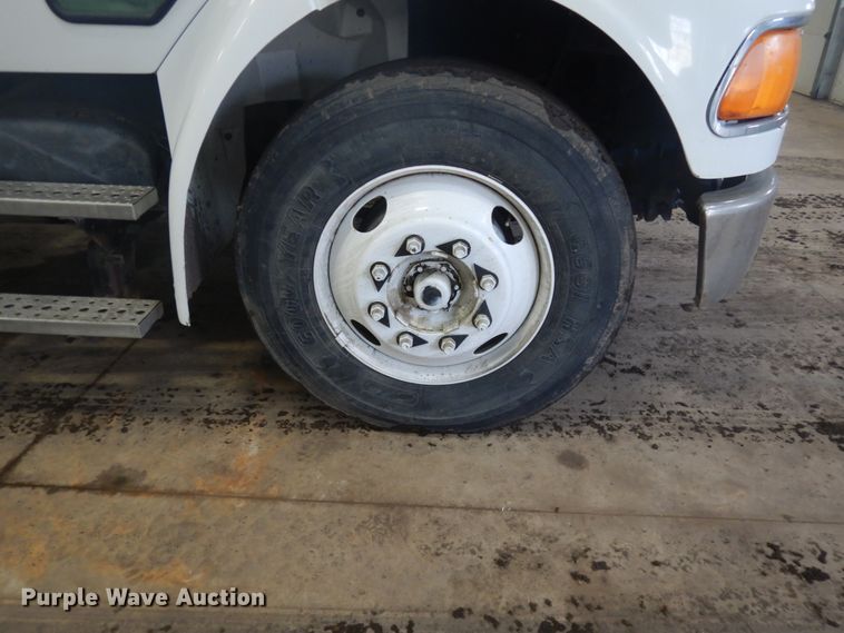 image for item GW9512 2007 Sterling Acterra service truck with crane