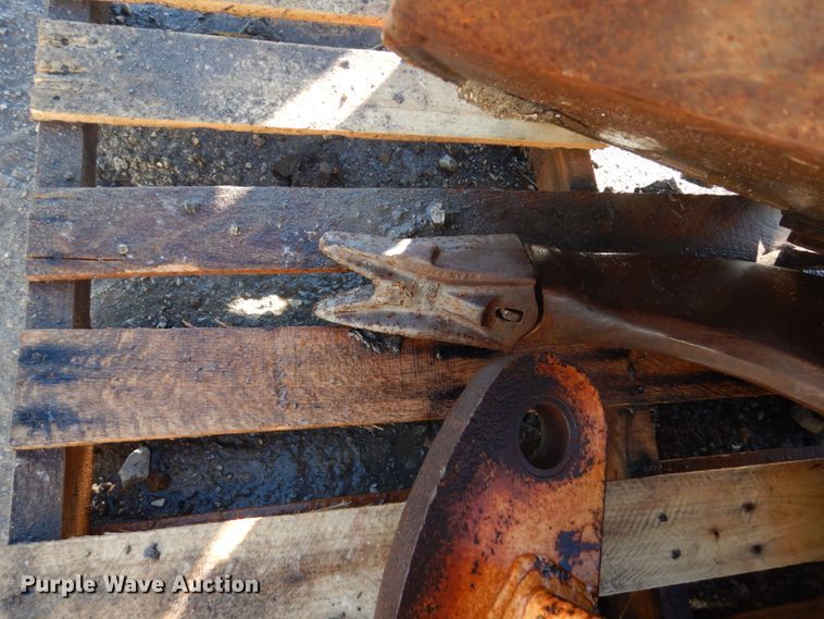 image for item GW9557 Excavator attachments