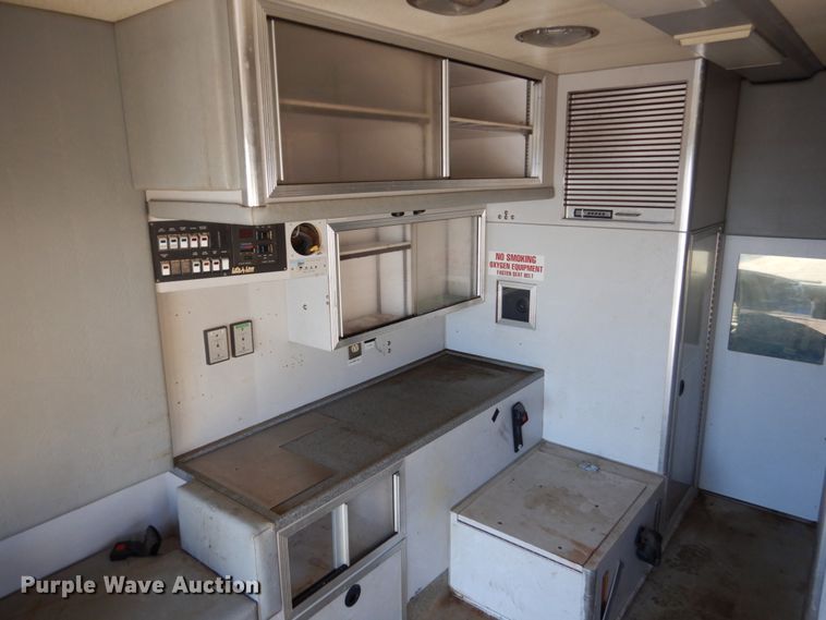 image for item GW9559 1997 Chevrolet Express 3500 ambulance