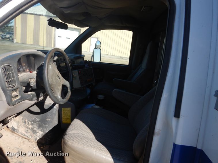 image for item GW9559 1997 Chevrolet Express 3500 ambulance