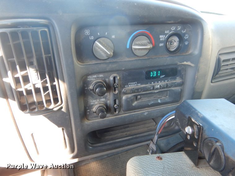 image for item GW9559 1997 Chevrolet Express 3500 ambulance