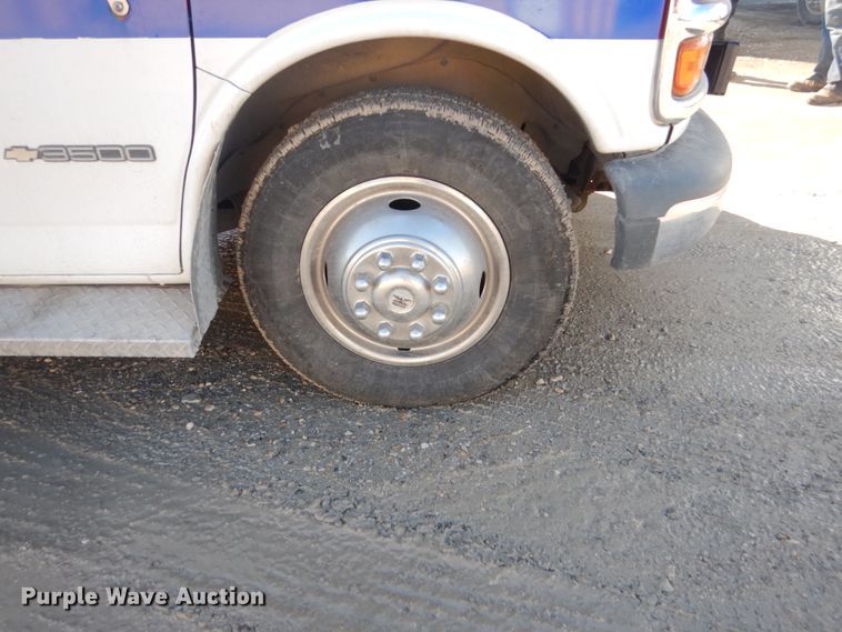 image for item GW9559 1997 Chevrolet Express 3500 ambulance