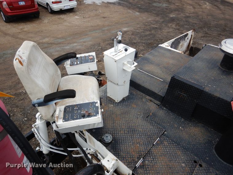 image for item GX9876 2003 Roadtec RP-195 paver