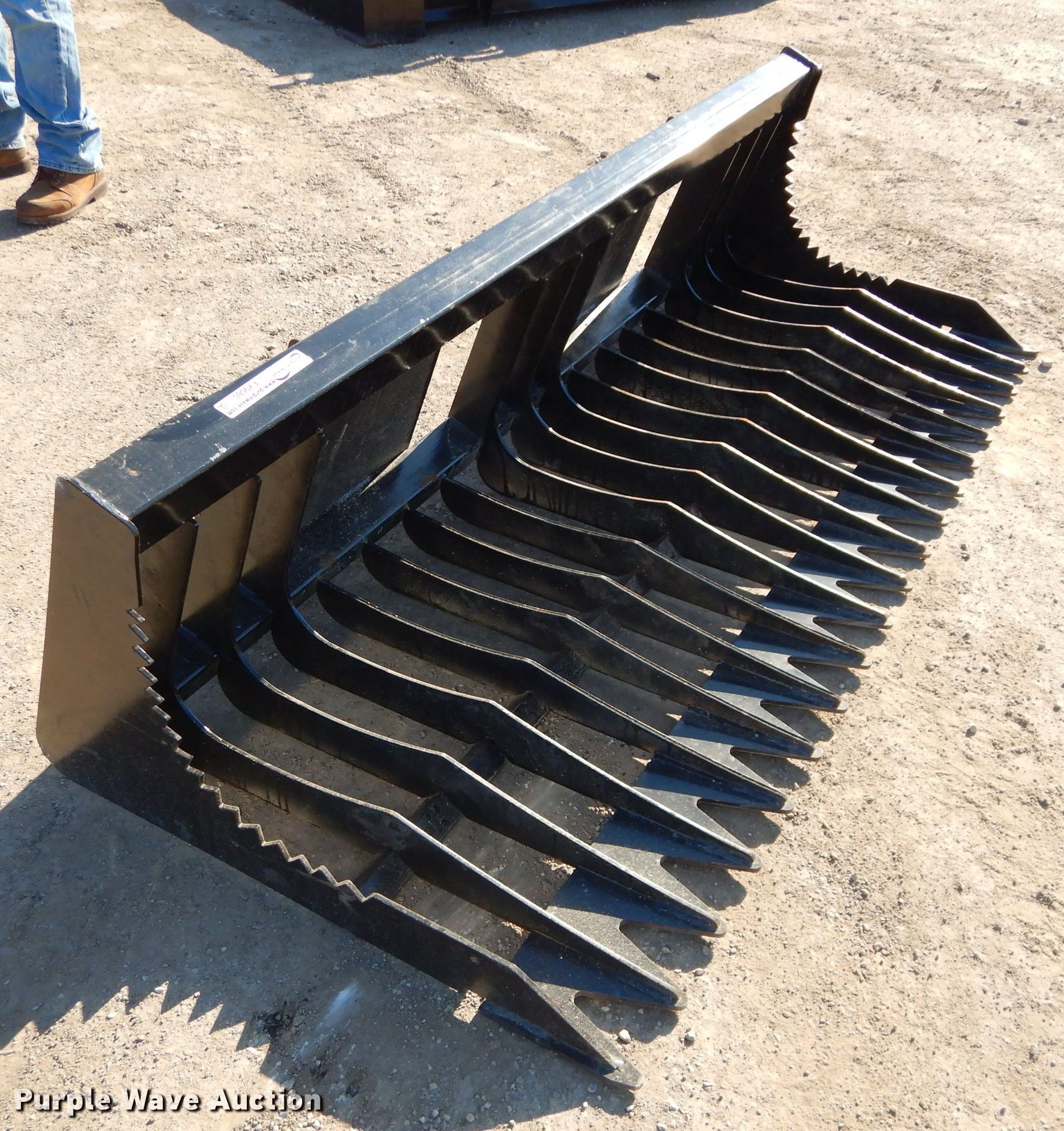 79"W skid steer rock bucket in Tonganoxie, KS Item FY9085 sold