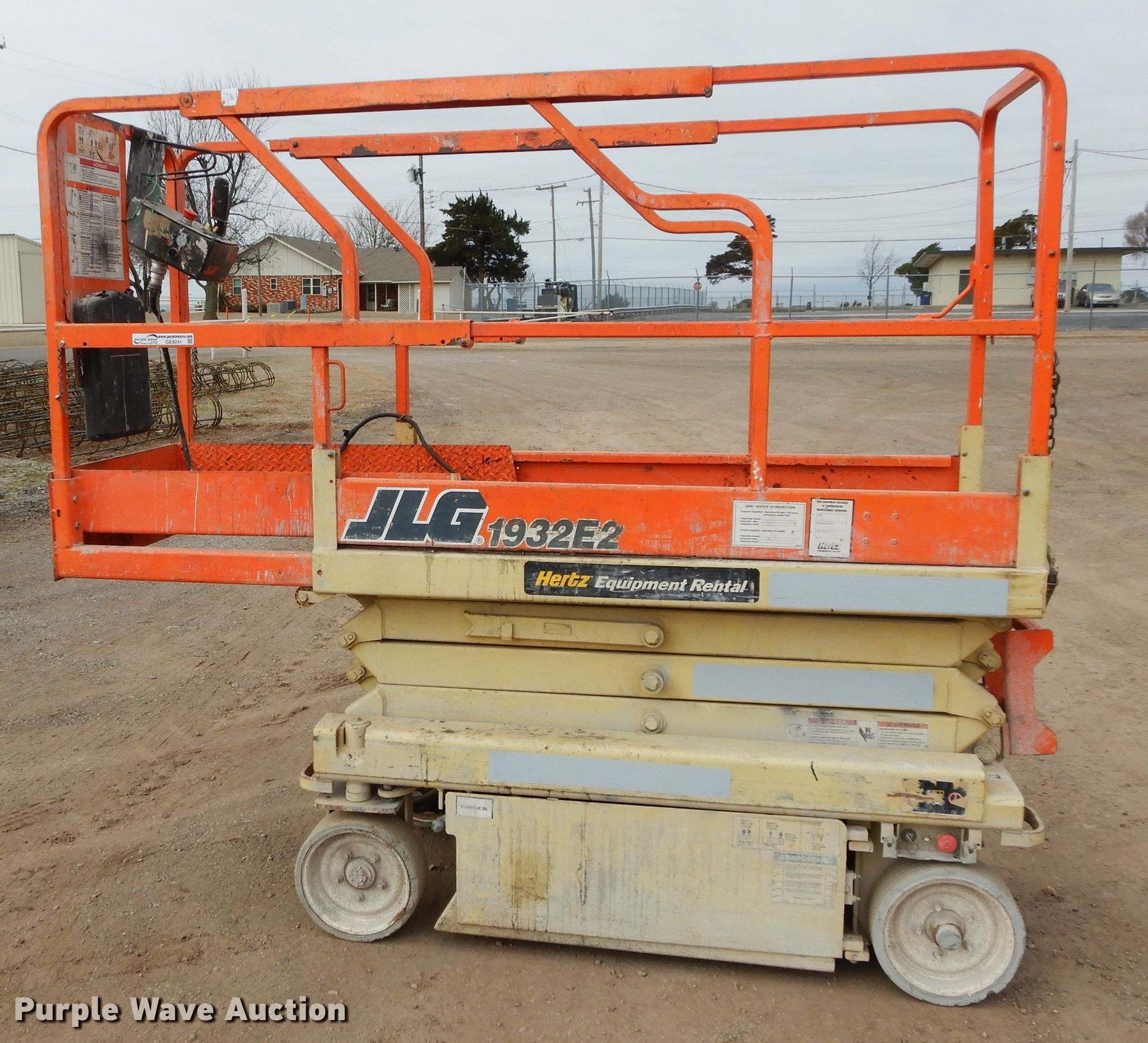 JLG 1932E2 scissor lift in El Reno, OK Item GE9241 sold Purple Wave