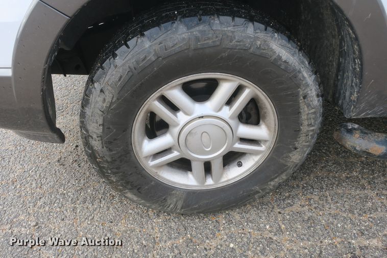 image for item DF5109 2006 Ford Expedition SUV