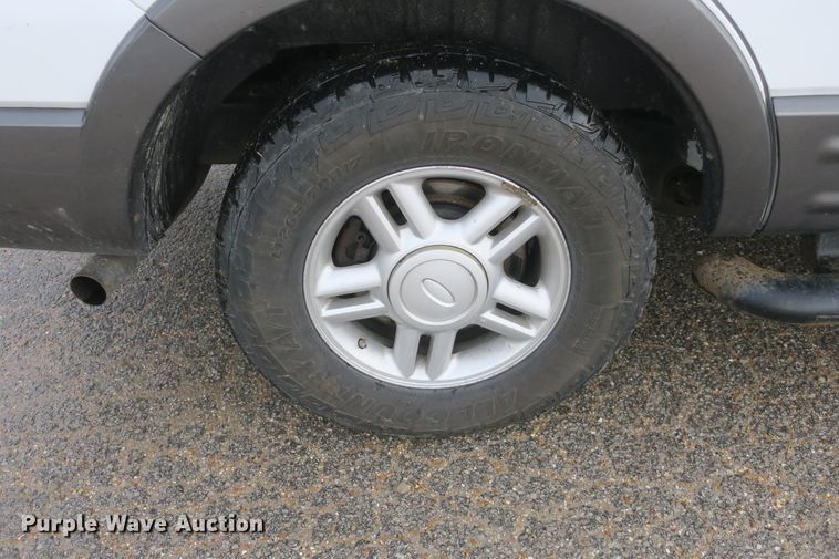 image for item DF5109 2006 Ford Expedition SUV