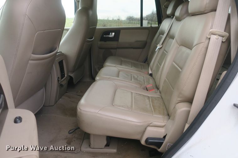 image for item DF5109 2006 Ford Expedition SUV