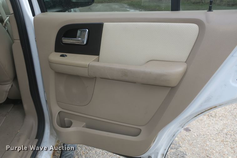 image for item DF5109 2006 Ford Expedition SUV