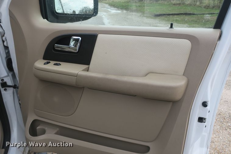 image for item DF5109 2006 Ford Expedition SUV