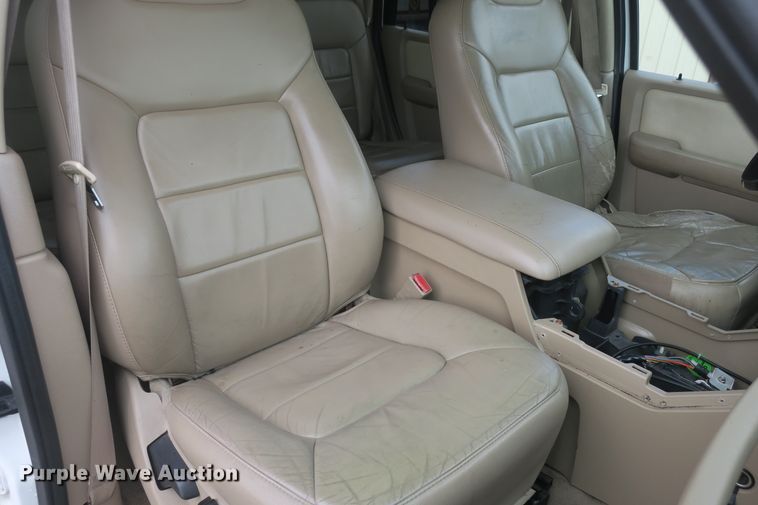 image for item DF5109 2006 Ford Expedition SUV