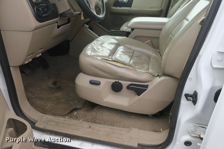image for item DF5109 2006 Ford Expedition SUV