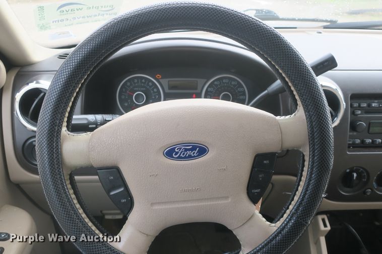 image for item DF5109 2006 Ford Expedition SUV