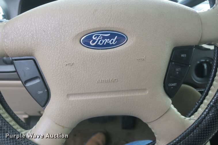 image for item DF5109 2006 Ford Expedition SUV