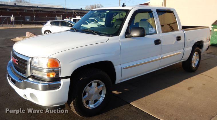 image for item DF5897 2006 GMC Sierra 1500 Crew Cab pickup truck