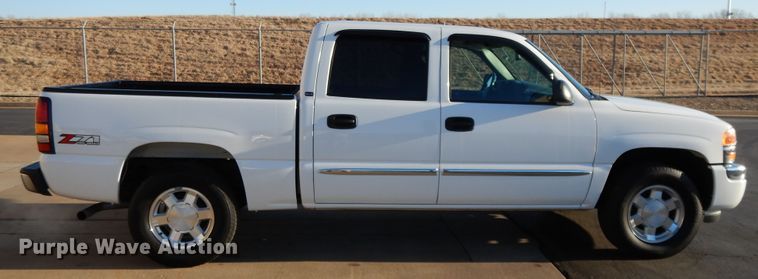 image for item DF5897 2006 GMC Sierra 1500 Crew Cab pickup truck