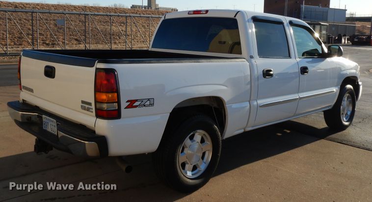 image for item DF5897 2006 GMC Sierra 1500 Crew Cab pickup truck