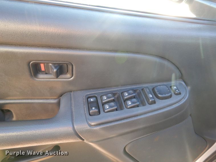 image for item DF5897 2006 GMC Sierra 1500 Crew Cab pickup truck