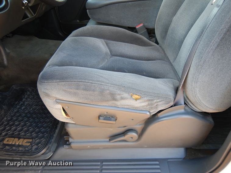 image for item DF5897 2006 GMC Sierra 1500 Crew Cab pickup truck