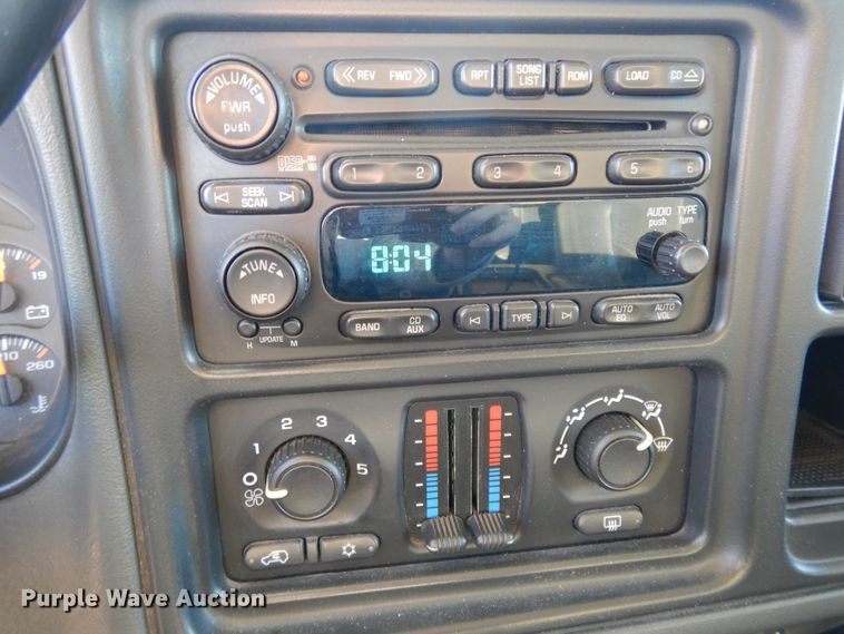 image for item DF5897 2006 GMC Sierra 1500 Crew Cab pickup truck