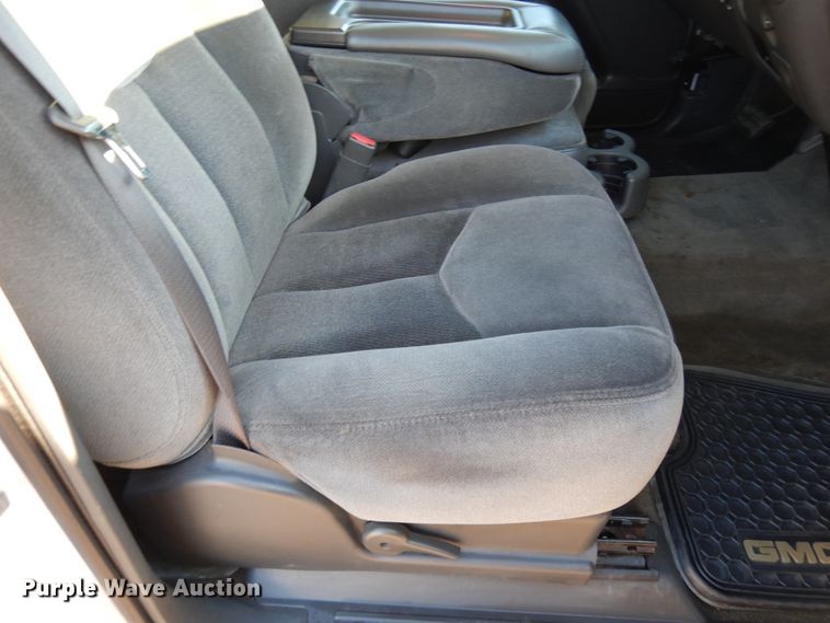 image for item DF5897 2006 GMC Sierra 1500 Crew Cab pickup truck