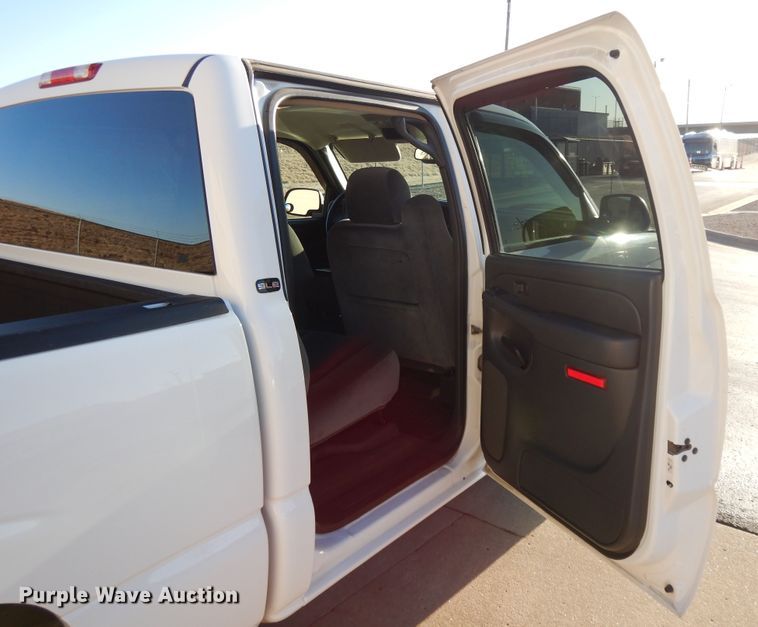 image for item DF5897 2006 GMC Sierra 1500 Crew Cab pickup truck