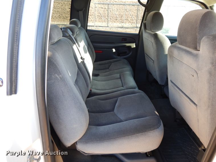 image for item DF5897 2006 GMC Sierra 1500 Crew Cab pickup truck