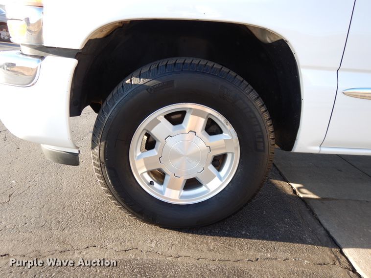 image for item DF5897 2006 GMC Sierra 1500 Crew Cab pickup truck