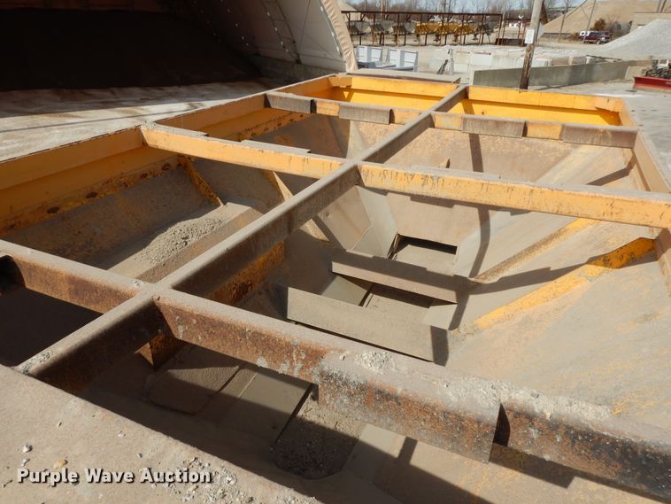 image for item DF5907 1998 Volvo WG64 Akzo Nobel slurry truck