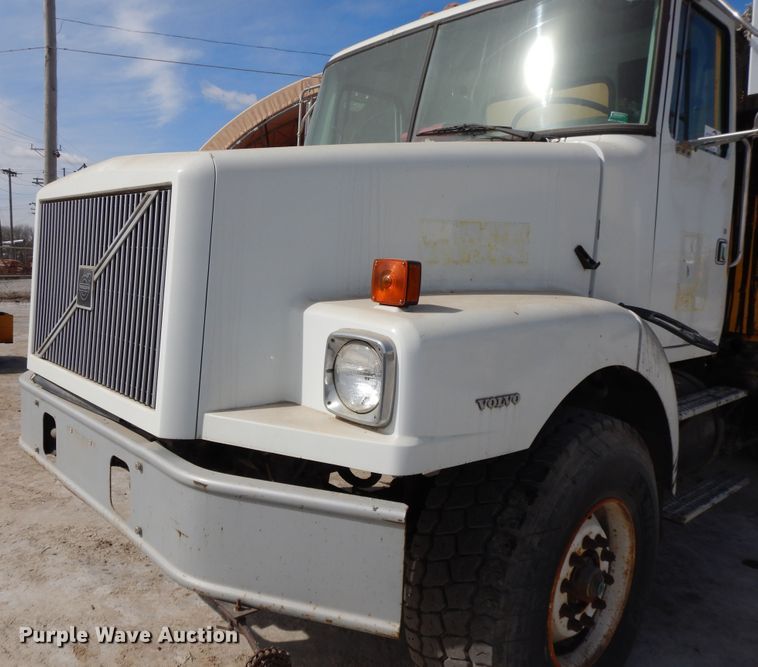 image for item DF5907 1998 Volvo WG64 Akzo Nobel slurry truck