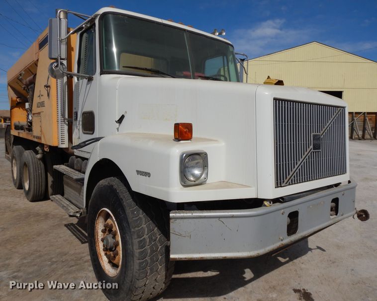 image for item DF5907 1998 Volvo WG64 Akzo Nobel slurry truck