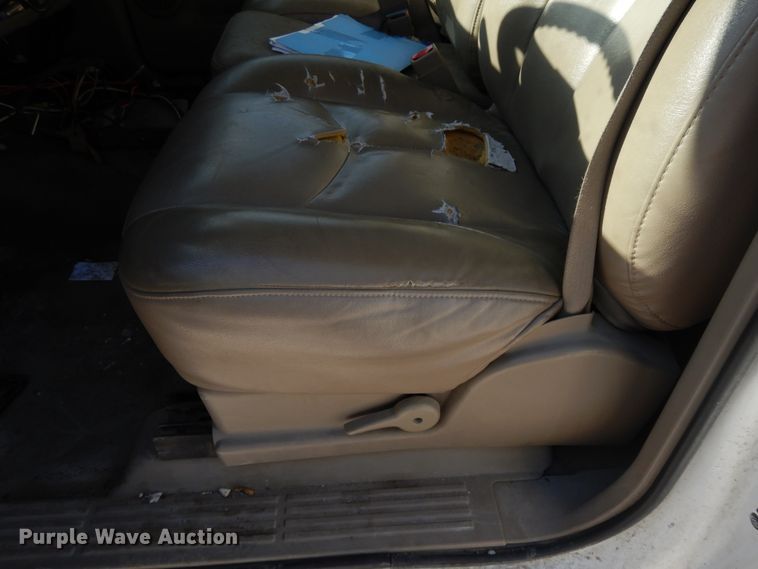 image for item DF5911 2004 Chevrolet Silverado 1500 pickup truck