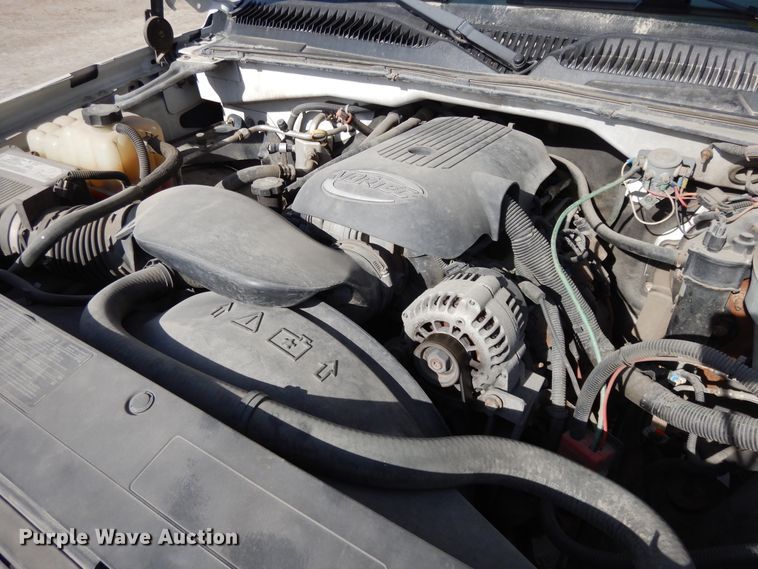 image for item DF5911 2004 Chevrolet Silverado 1500 pickup truck